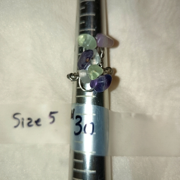 Amethyst crystal wire ring - Picture 2 of 3